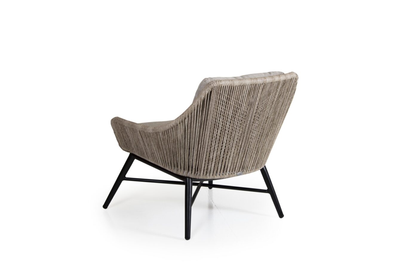 Brafab Pembroke Fåtölj beige i twistad konstrotting och beige dynor i olefintyg.