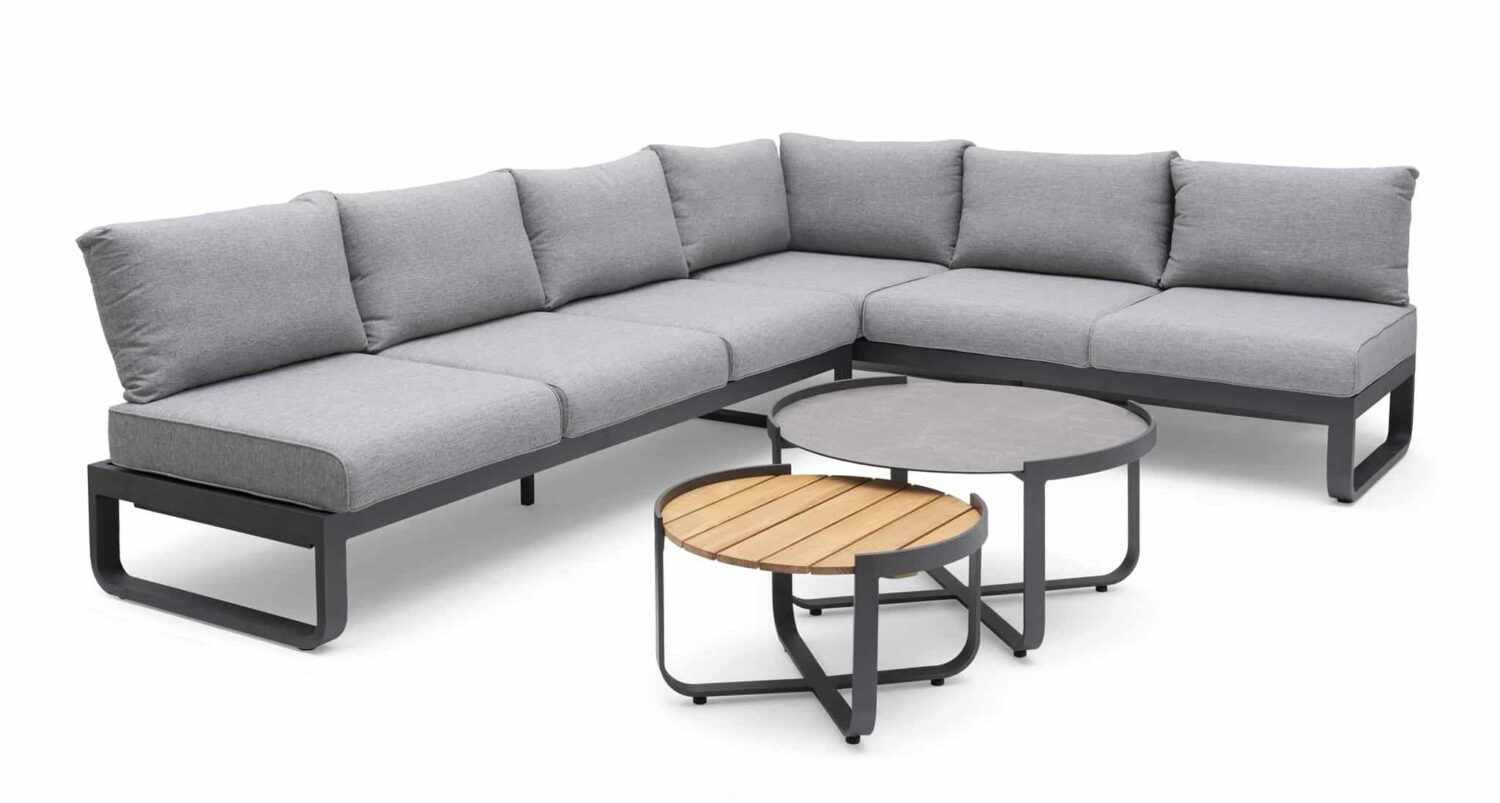 Hillerstorp Lindeby Lounge tillverkad av mörkgrå aluminium med ljusgrå dynor. Inklusive satsbord.