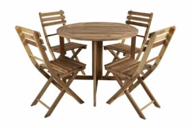 Brafab Bruton Caféset och matgrupp runt bord och fyra stolar i naturfärgad akacia.