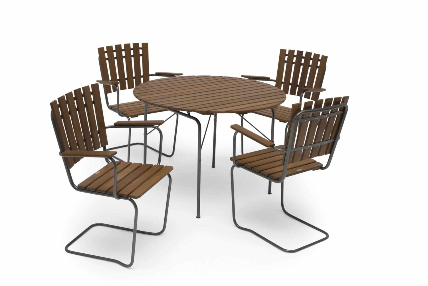 Hillerstorp Sandhamn Matgrupp ask runt bord och fyra stolar fällbart.