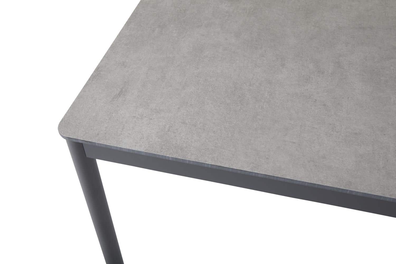 Brafab Nox Bordsstativ grå med benställning i antracitgrå aluminium. Laminatskiva i grå betonglook.